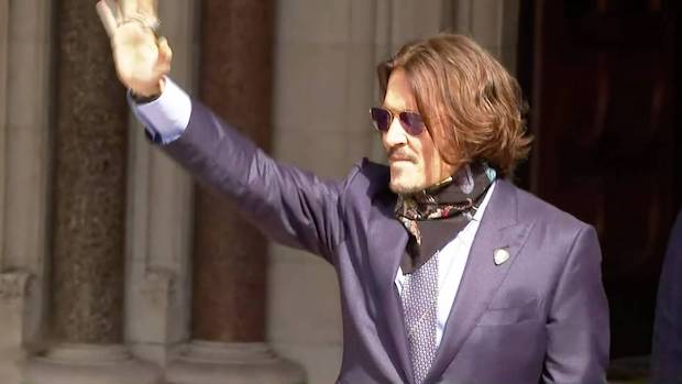 ข้อเสนอหมื่นล้าน?!! ลือค่ายหนังยื่นดีลใหญ่ลุ้น ‘จอห์นนี่ เดปป์’ คัมแบ็กเป็น ‘กัปตันแจ็ค สแปร์โรว์’ (มีคลิป) ข้อเสนอหมื่นล้าน?!! ลือค่ายหนังยื่นดีลใหญ่ลุ้น ‘จอห์นนี่ เดปป์’ คัมแบ็กเป็น ‘กัปตันแจ็ค สแปร์โรว์’ (มีคลิป)