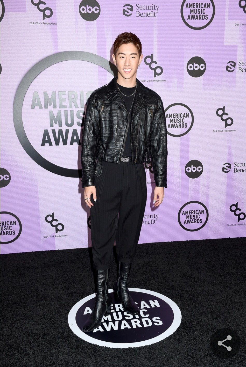 ‘มาร์ค ต้วน - TXT’!! บุกพรมแดง American Music Awards ด้าน BTS คว้า 2 รางวัลใหญ่