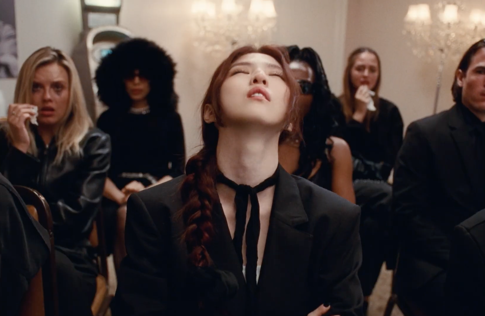 เปิดลุคฮอตแซ่บ!! ‘จองกุก BTS’ ปะทะ ‘ฮันโซฮี’ ในเอ็มวีเพลงเดี่ยว Seven