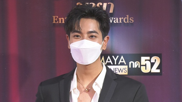 “มิกซ์” เผยได้กำไลเฉียดแสน จาก “เอิร์ธ” ฟุ้งเตรียมเรียกว่าที่คุณหมอได้เลย (มีคลิป)