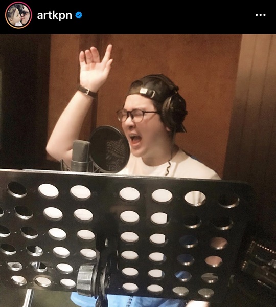 “อาร์ต KPN” โพสต์ภาพที่ทำแฟนคลับตกใจ!! เลือดกำดาวไหลเต็มที่นอน “อาร์ต KPN” โพสต์ภาพที่ทำแฟนคลับตกใจ!! เลือดกำดาวไหลเต็มที่นอน