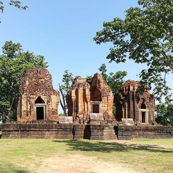 10 ที่เที่ยวชัยภูมิ 2565 ตะลุยธรรมชาติ ชมทุ่งดอกกระเจียว