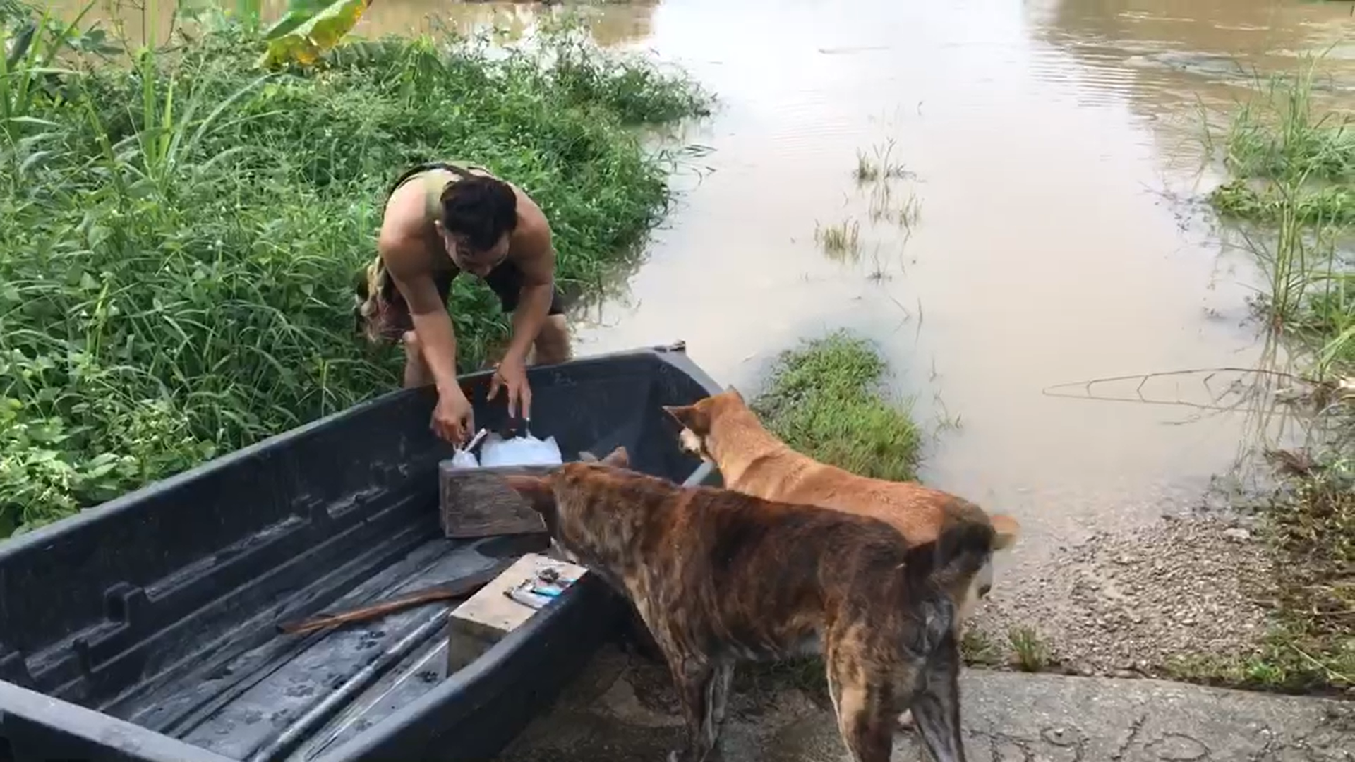 น้ำท่วมกระบี่ เตือนประชาชนขนของขึ้นที่สูง ฝนตกหนัก-น้ำหลาก น้ำท่วมกระบี่ เตือนประชาชนขนของขึ้นที่สูง ฝนตกหนัก-น้ำหลาก