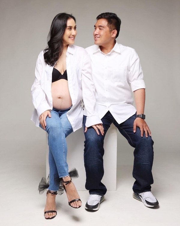 เมี่ยง อติมา อดีตนางเอกดังคลอดลูกชายแล้ว! เมี่ยง อติมา อดีตนางเอกดังคลอดลูกชายแล้ว!