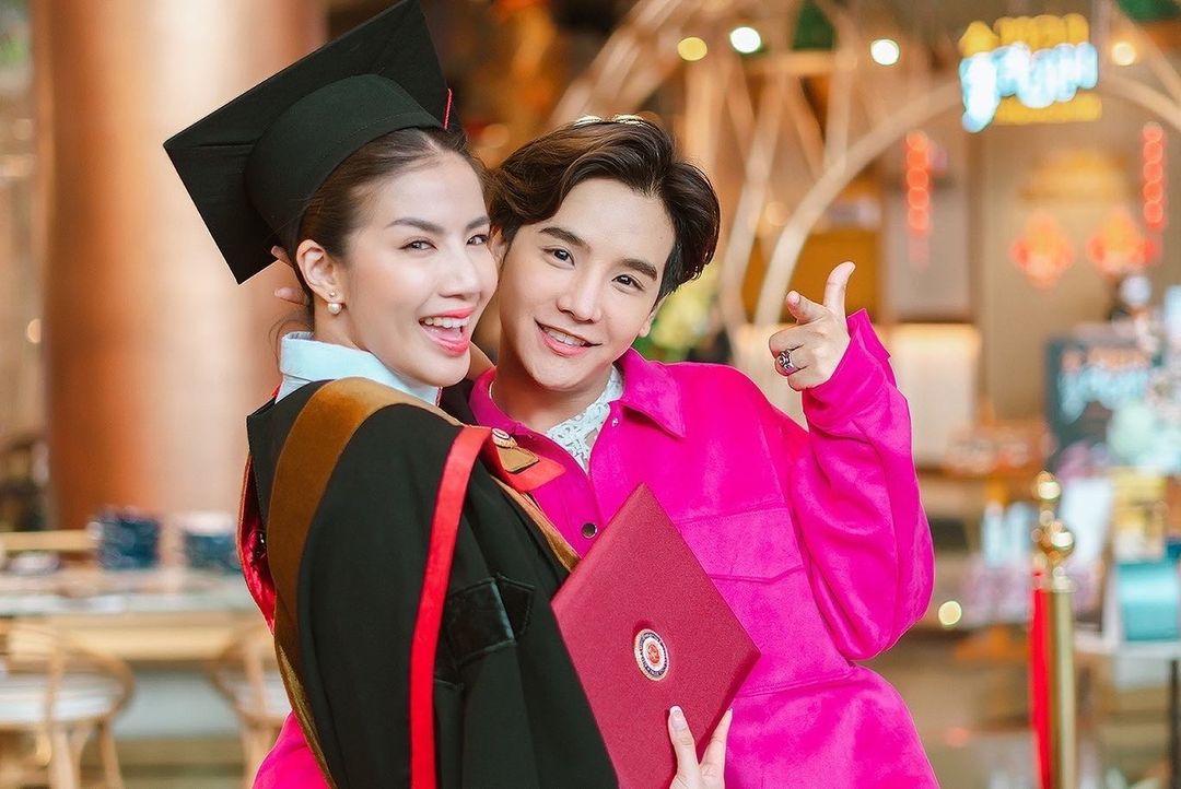 ลุกซ์ ชาญวิทย์ น้องชาย ใบเตย สุธีวัน โพสต์ภาพแฟนและพี่สาว แคปชั่นหัวใจแตกสลาย