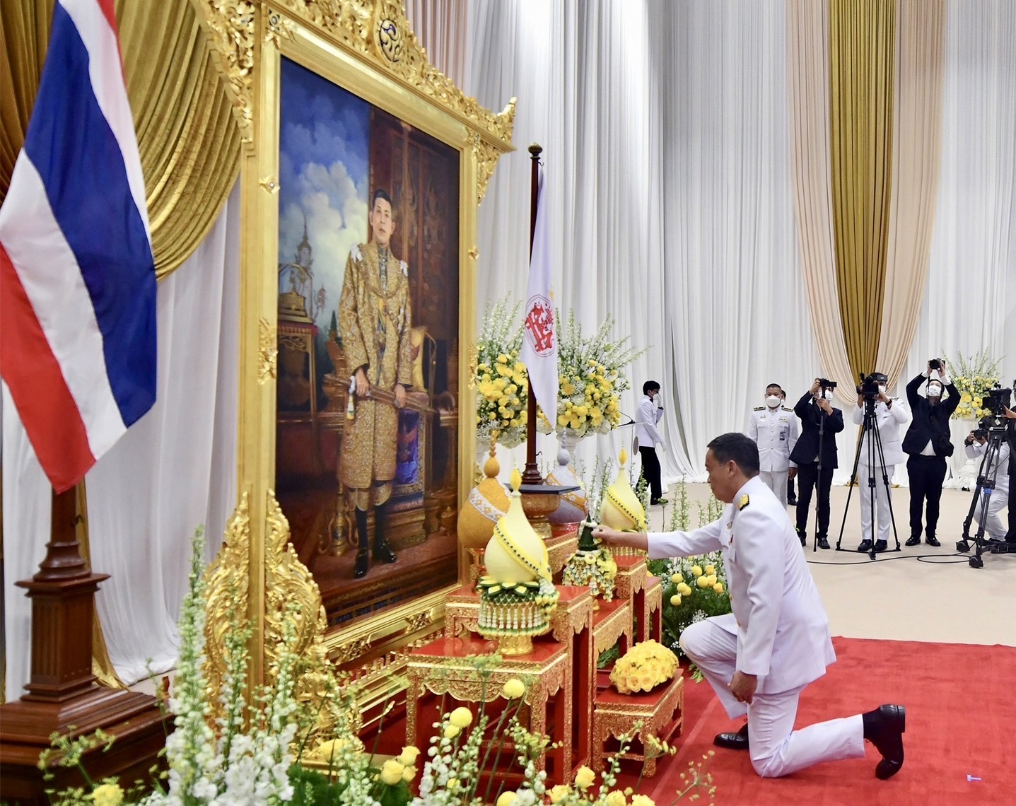 โปรดเกล้าฯ แต่งตั้ง เศรษฐา ทวีสิน ดำรงตำแหน่งนายกรัฐมนตรี คนที่ 30 โปรดเกล้าฯ แต่งตั้ง เศรษฐา ทวีสิน ดำรงตำแหน่งนายกรัฐมนตรี คนที่ 30