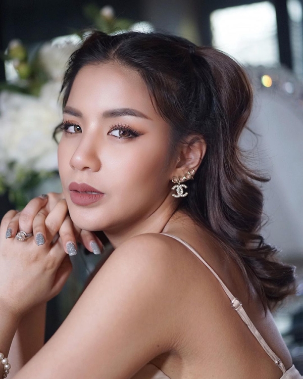 ใบเตย เผยสภาพจิตใจ ดาว พิมพ์ทอง หลังถูก พอร์ช แจ้งความทำร้ายร่างกาย ใบเตย เผยสภาพจิตใจ ดาว พิมพ์ทอง หลังถูก พอร์ช แจ้งความทำร้ายร่างกาย