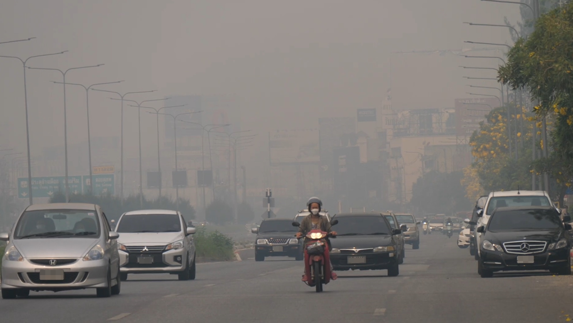 วันนี้หนัก! ฝุ่นควันปกคลุมเชียงใหม่ ทัศนวิสัยมองเห็นเหลือ 200-300 เมตร 