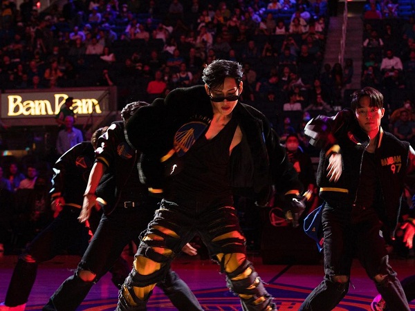 “แบมแบม” ถึงไทยแล้ว พร้อมส่งความสุขแฟนๆ รับสงกรานต์  (มีคลิป)