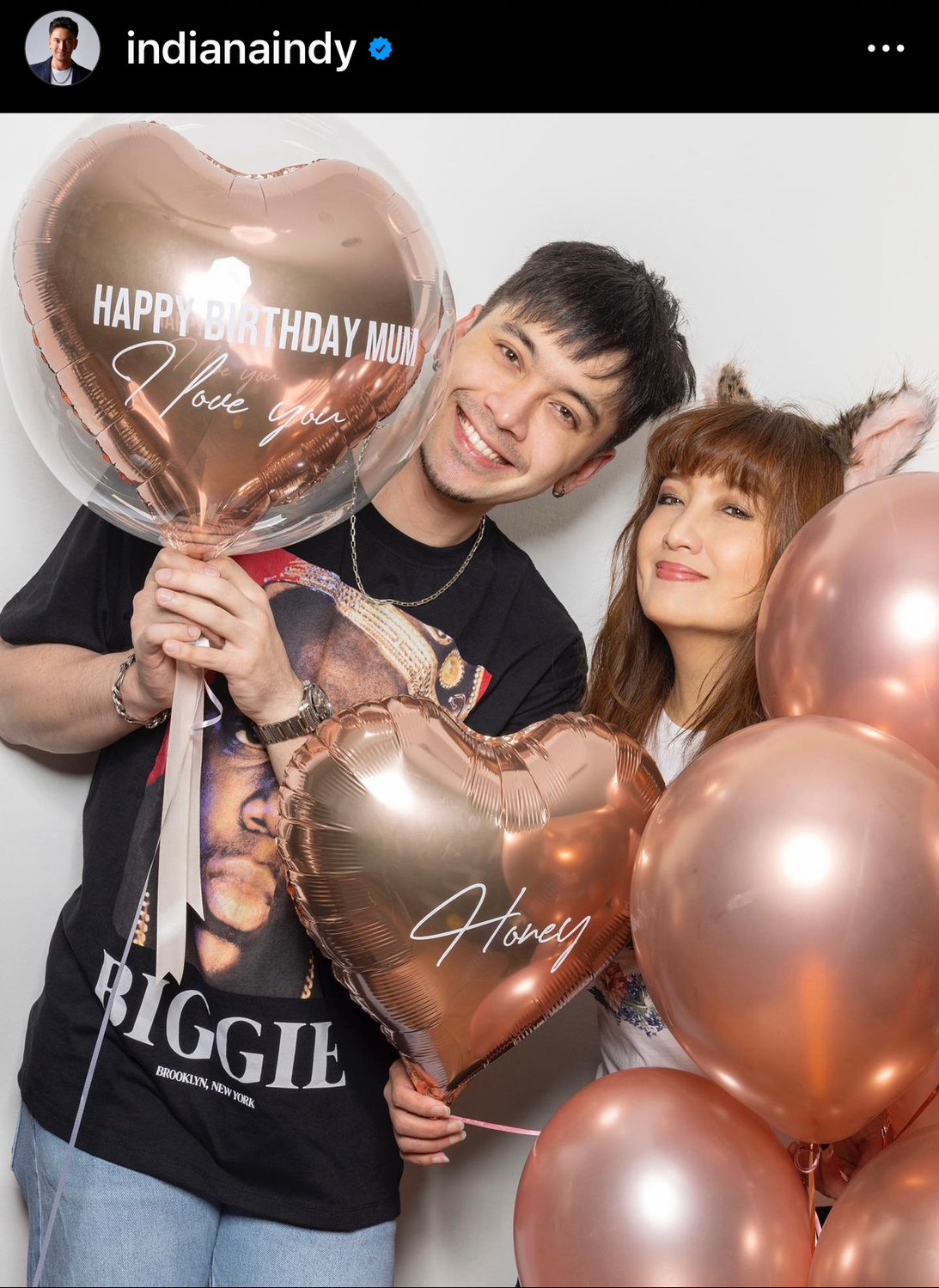 เกิดอะไรขึ้น?! อินดี้ อินทัช โพสต์ดราม่ากลางดึก ใครทำแม่ผม... เกิดอะไรขึ้น?! อินดี้ อินทัช โพสต์ดราม่ากลางดึก ใครทำแม่ผม...