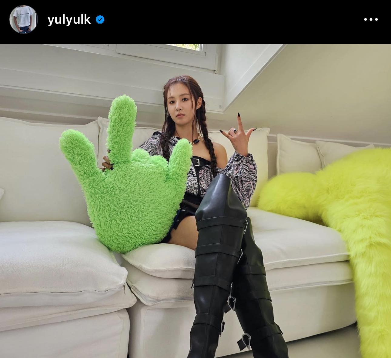 เมืองไทยที่มี ยูริ แฟนคลับแห่ต้อนรับพร้อมมอบของขวัญสุดพิเศษ