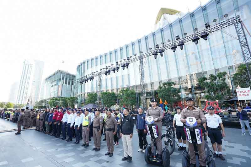 ไอคอนสยาม ผนึกกำลังพันธมิตรภาครัฐ เตรียมพร้อมกำลังพลปฏิบัติการด้านความปลอดภัย เพิ่มความเชื่อมั่น - พร้อมอำนวยความสะดวกนักท่องเที่ยว ต้อนรับงานเคานต์ดาวน์ระดับโลก Amazing Thailand Countdown 2025 ไอคอนสยาม ผนึกกำลังพันธมิตรภาครัฐ เตรียมพร้อมกำลังพลปฏิบัติการด้านความปลอดภัย เพิ่มความเชื่อมั่น - พร้อมอำนวยความสะดวกนักท่องเที่ยว ต้อนรับงานเคานต์ดาวน์ระดับโลก Amazing Thailand Countdown 2025