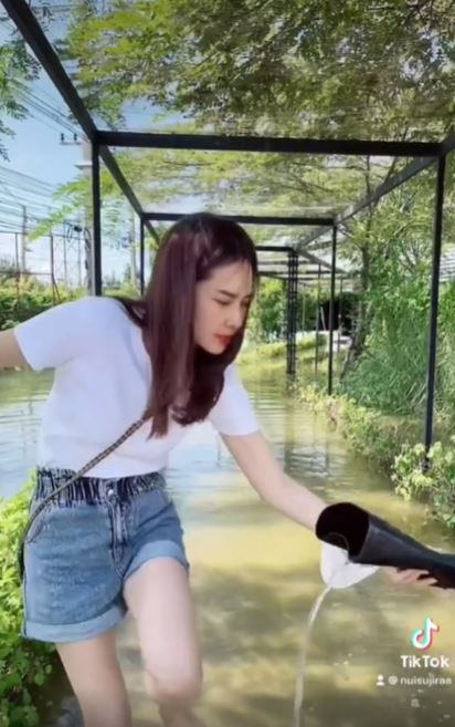 น้ำท่วมโรงเรียน! นุ้ย-ปอนด์ เผยภาพความเสียหาย