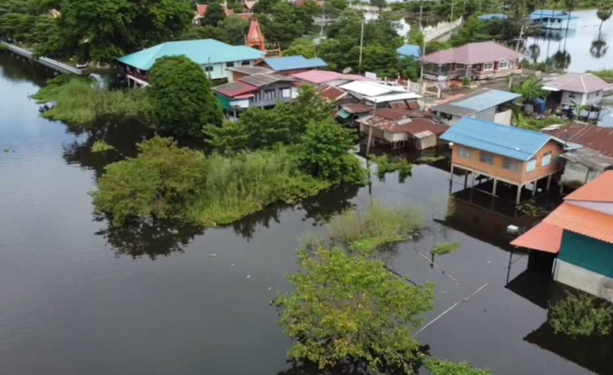 รพ.สต.วัดตะกู ดูแลผู้ป่วยท่ามกลางน้ำท่วม รพ.สต.วัดตะกู ดูแลผู้ป่วยท่ามกลางน้ำท่วม