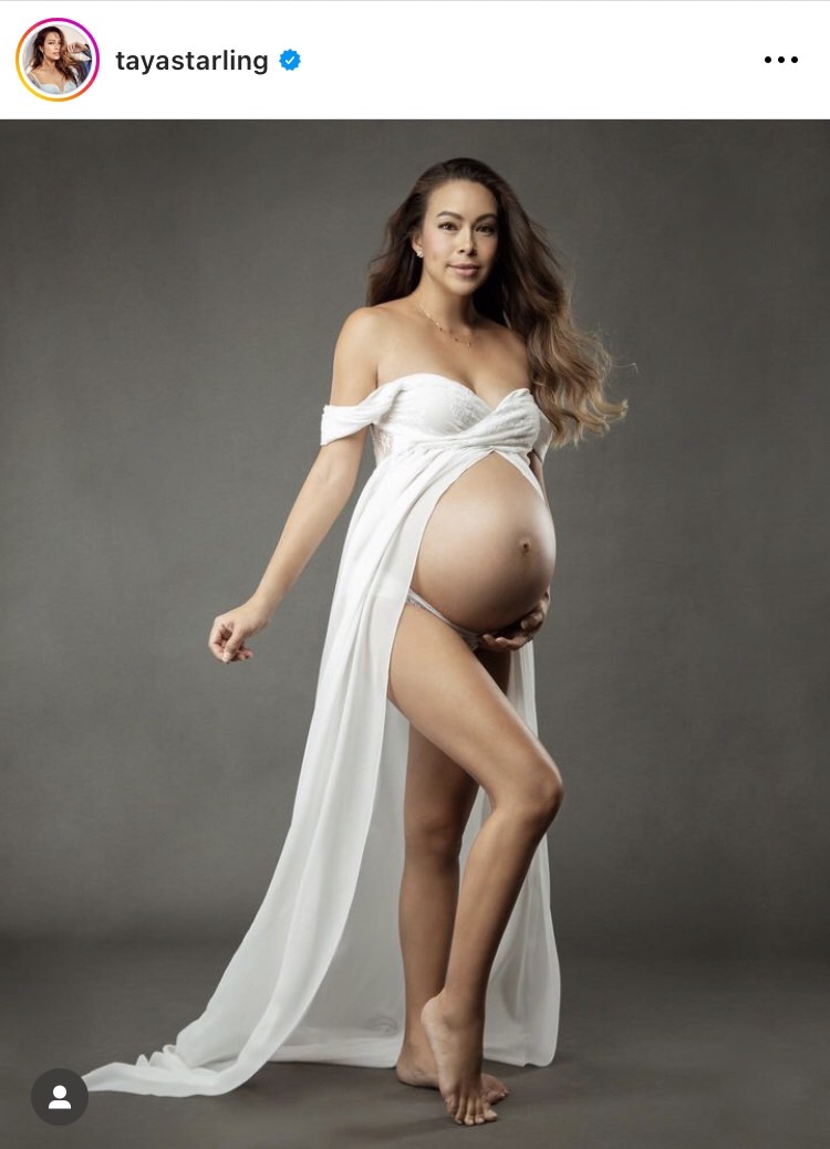 เทย่า โรเจอร์ส อุ้มท้องถ่ายภาพครอบครัว ก่อนเบบี๋คลอด 