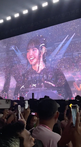 ฮอตครองเทรนด์โลก!! บลิงค์และวง BLACKPINK อวยพรวันเกิด ‘ลิซ่า’ อายุครบ 26 ปี ฮอตครองเทรนด์โลก!! บลิงค์และวง BLACKPINK อวยพรวันเกิด ‘ลิซ่า’ อายุครบ 26 ปี