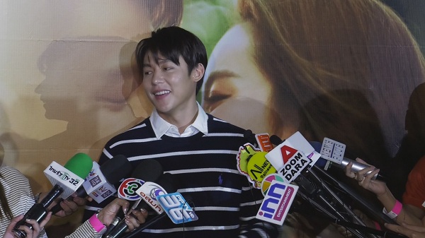 หมาก-คิม สุดตื่นเต้น ใกล้ถึงวันวิวาห์แค่อีก 4 เดือน   (มีคลิป)