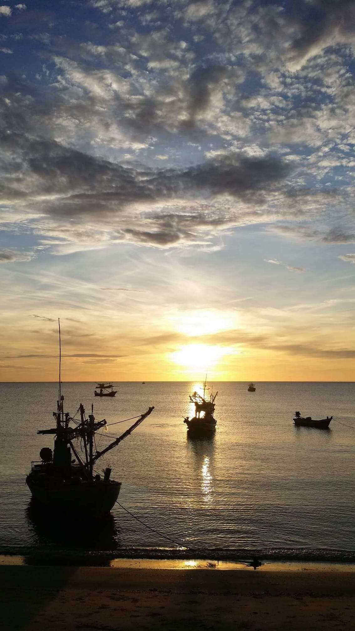 10 ที่เที่ยวเพชรบุรี นั่งรับลมริมหาดชะอำ นอนดูดาวริมเขื่อนแก่งกระจาน 10 ที่เที่ยวเพชรบุรี นั่งรับลมริมหาดชะอำ นอนดูดาวริมเขื่อนแก่งกระจาน