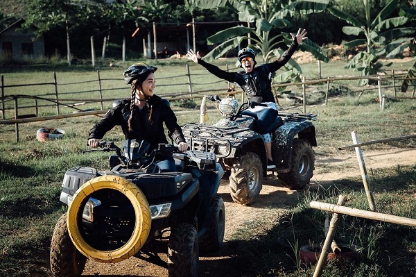 “น้ำตาล พิจักขณา” แฮปปี้รักมั่นคง 10 ปี “ไผ่ พาทิศ” (มีคลิป)