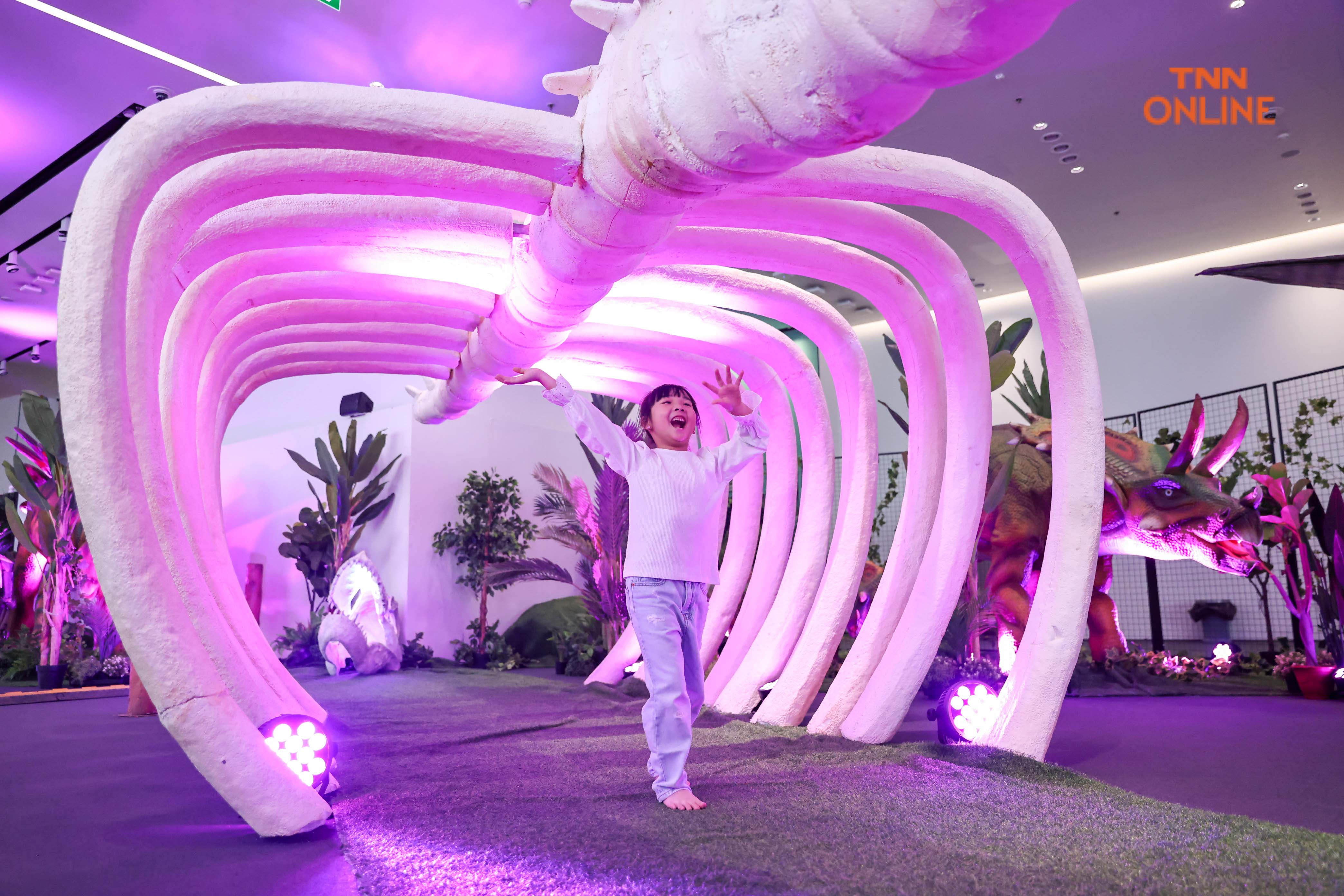 ไดโนเสาร์บุกกรุง ตื่นตากับผืนป่าดึกดำบรรพ์ยุค 200 ล้านปี