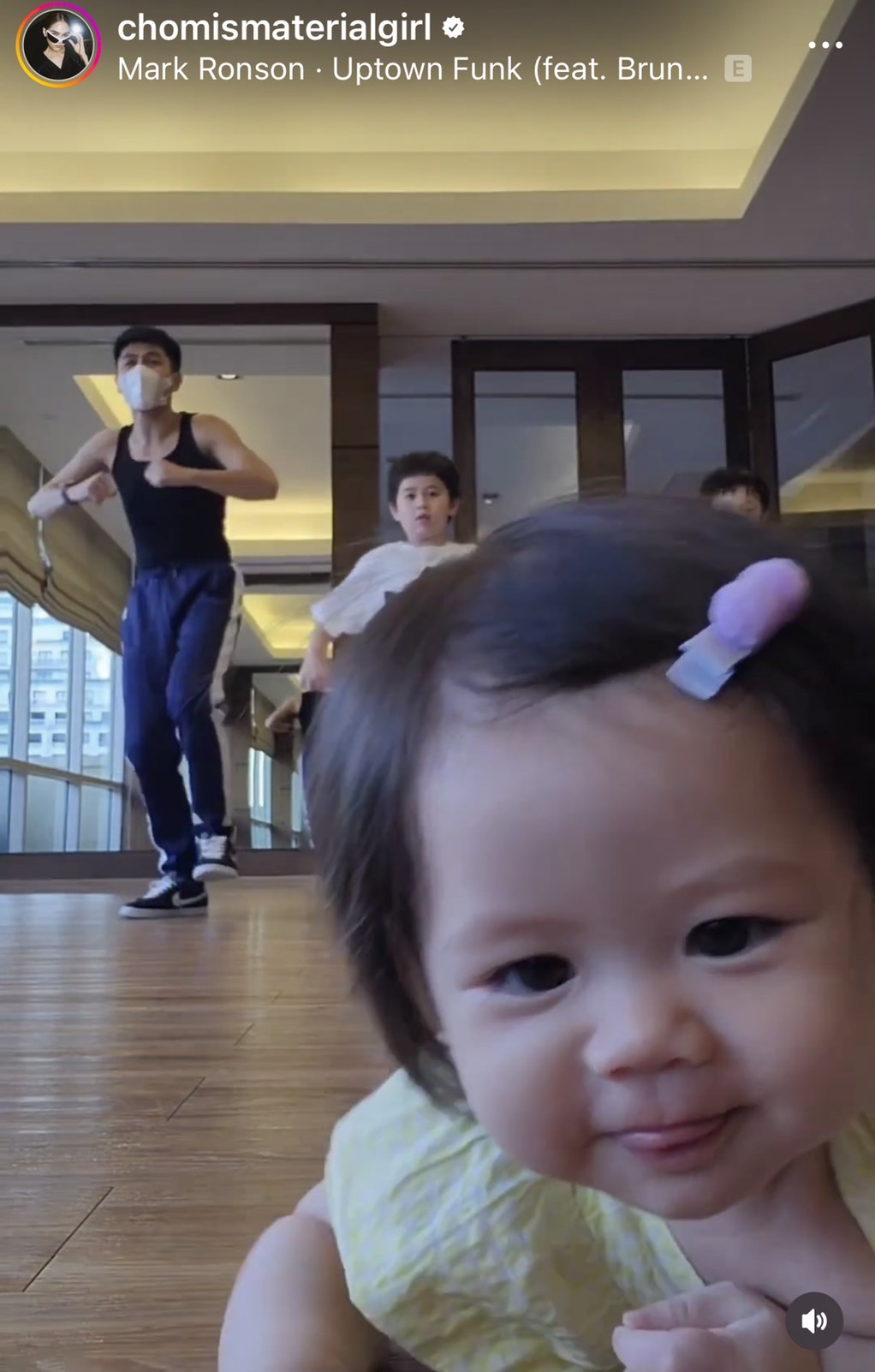 อุ๊ยยยน่ารัก น้องเกล แย่งซีนพี่ สายฟ้า-พายุ  ขณะออกสเต็ปแดนซ์ 