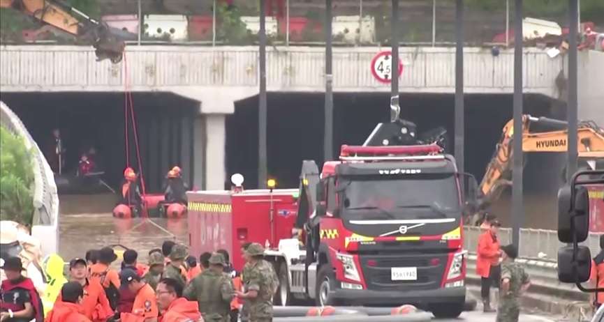 เปิดภาพความเสียหาย! เกาหลีใต้น้ำท่วมรุนแรง-มวลน้ำไหลทะลักท่วมอุโมงค์ เปิดภาพความเสียหาย! เกาหลีใต้น้ำท่วมรุนแรง-มวลน้ำไหลทะลักท่วมอุโมงค์