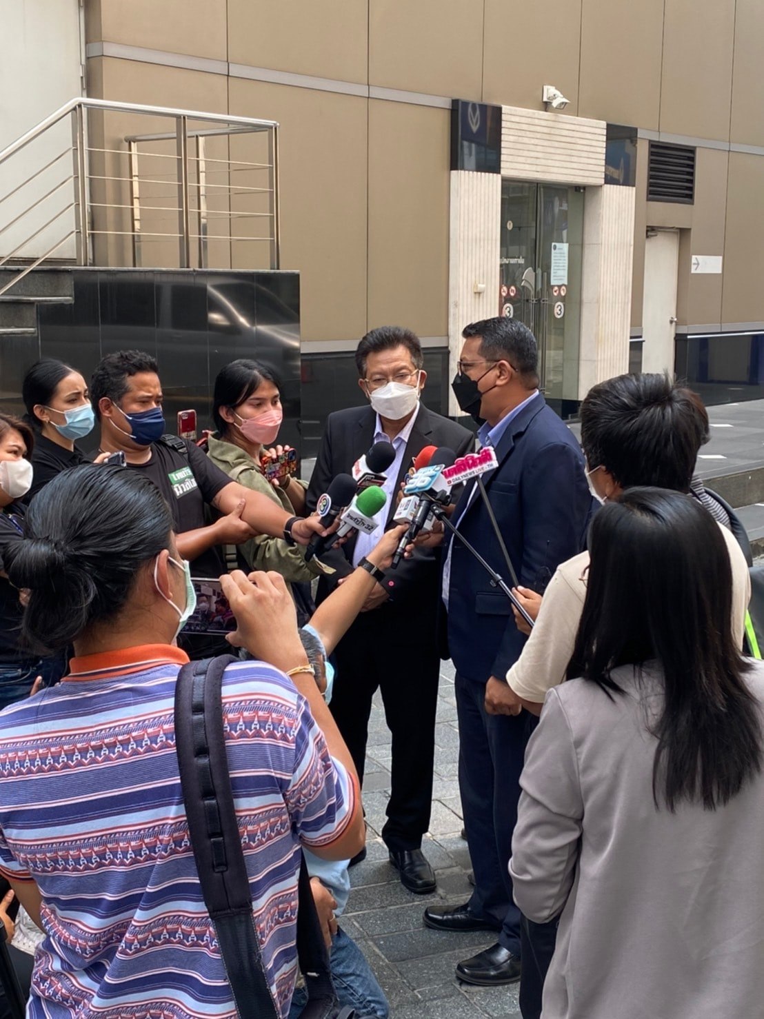 แม่อนุญาต ทนายเดชา เป็นที่ปรึกษาคดี แตงโม นิดา แม่อนุญาต ทนายเดชา เป็นที่ปรึกษาคดี แตงโม นิดา