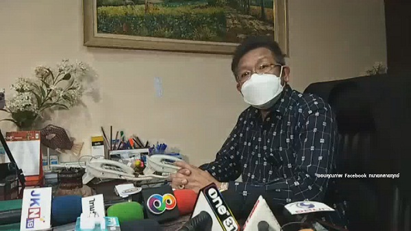 “แม่แตงโม” ยอมรับส่งโทรศัพท์ ให้ “บังแจ็ค” จริง  (มีคลิป)