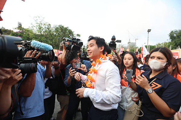 เลือกตั้ง 2566 ประมวลภาพแกนนำพรรคการเมืองนำทีมสมัครส.ส.เขตกทม.