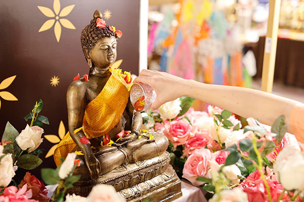 สงกรานต์ไปไหนดี? 5 ที่เที่ยวสงกรานต์ในกรุงเทพฯ ไม่ต้องไปไหนไกล สงกรานต์ไปไหนดี? 5 ที่เที่ยวสงกรานต์ในกรุงเทพฯ ไม่ต้องไปไหนไกล