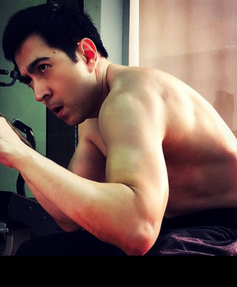 'แซม ยุรนันท์' อายุ58ปี แต่ยังหล่อแซ่บ หุ่นเฟิร์ม จนต้องขยี้ตา	