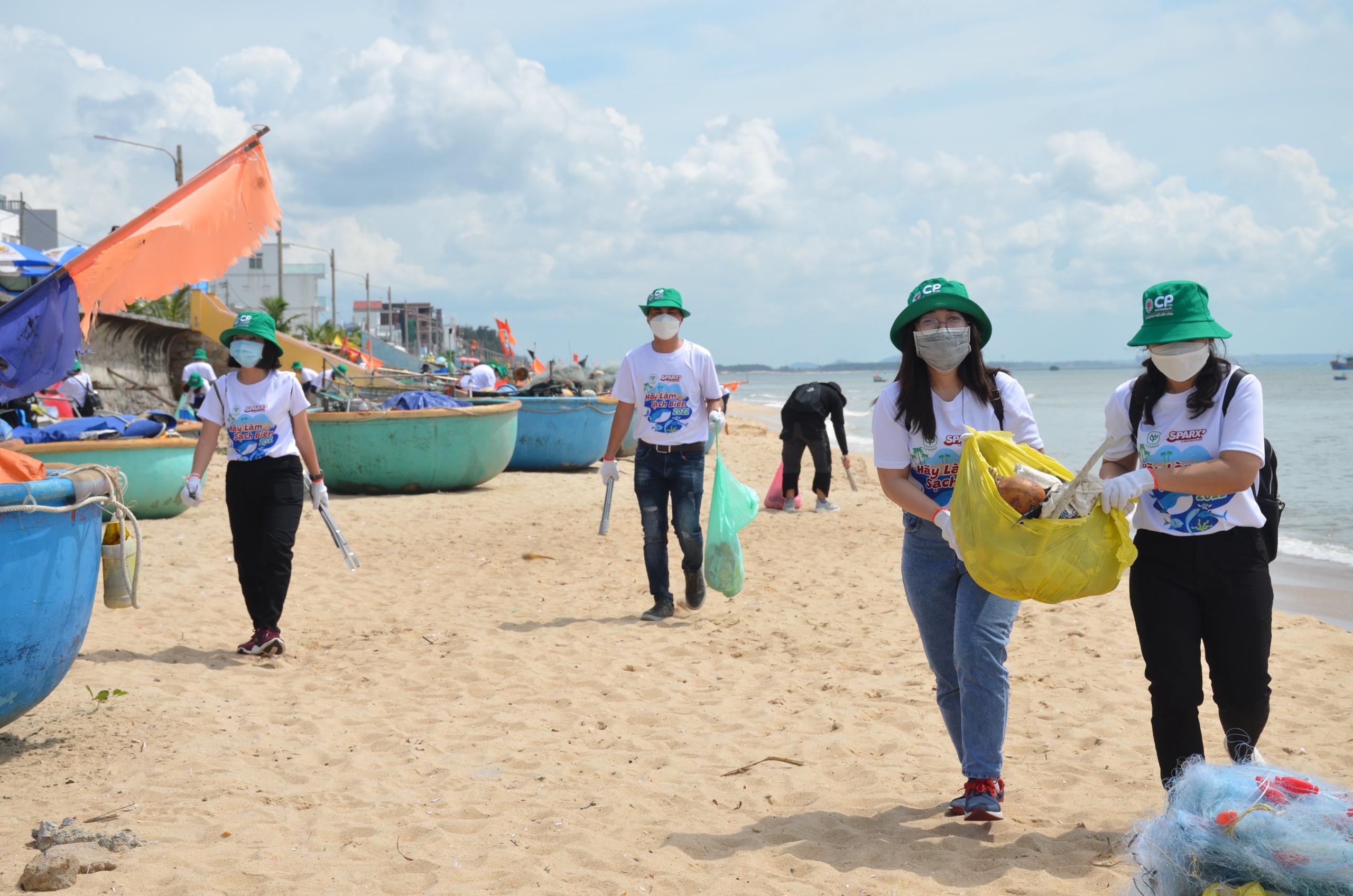 ซี.พี.เวียดนาม รวมพลังเก็บขยะ คืนความสะอาดให้ชายหาดจังหวัดบาเรีย-วุ่งเต่า