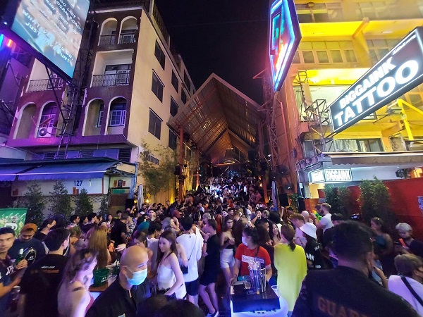  “สรยุทธ” แชร์ภาพสงกรานต์ถนนข้าวสารคึกคัก (มีคลิป)