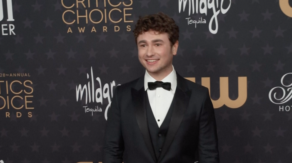 'อูยองอู' บุกสหรัฐ!! 'พัคอึนบิน' สวยสดใสบนพรมแดงงาน Critics’ Choice Awards