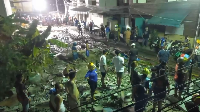 ระทึก! ไฟไหม้ชุมชนในซอยสุขสวัสดิ์ 52 เสียหาย 7 หลัง เจ็บ 3 ราย ระทึก! ไฟไหม้ชุมชนในซอยสุขสวัสดิ์ 52 เสียหาย 7 หลัง เจ็บ 3 ราย