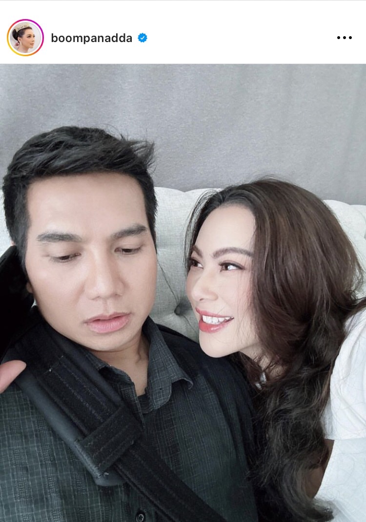 แฟนคลับอิจฉา บุ๋ม ปนัดดา โชว์หวานซบอกอ้อนสามี...