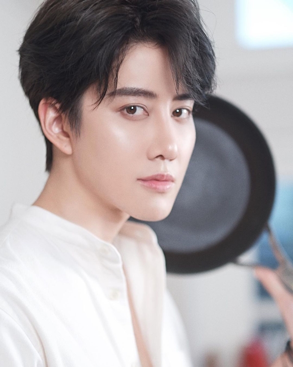 ไมค์ พิรัชต์ มอบชุดป้องกัน Cover All ให้บุคลากรทางการแพทย์ ไมค์ พิรัชต์ มอบชุดป้องกัน Cover All ให้บุคลากรทางการแพทย์