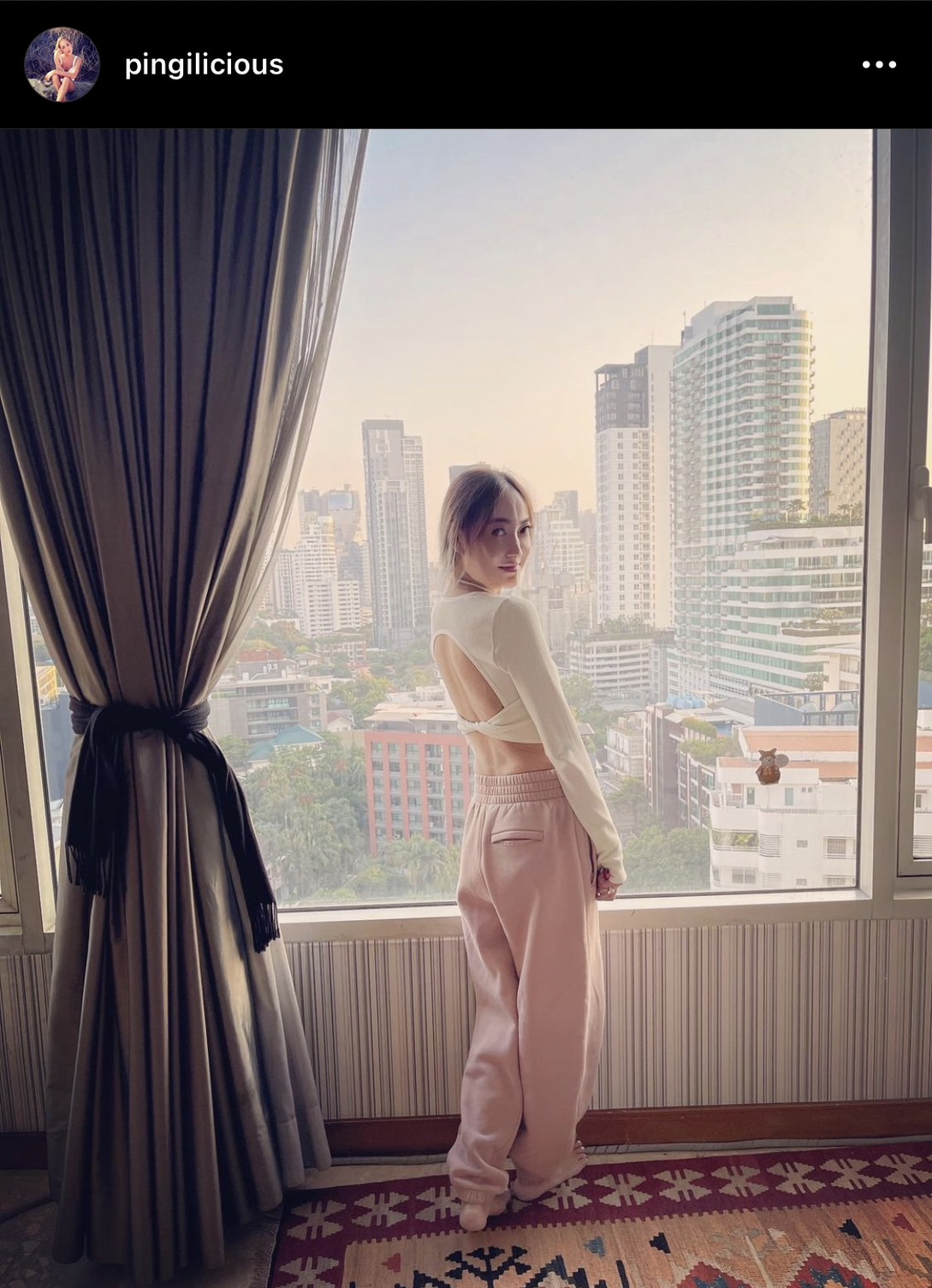 บรรยากาศพิธีรดน้ำศพอดีตนักแสดง ผิง พิมพาภ