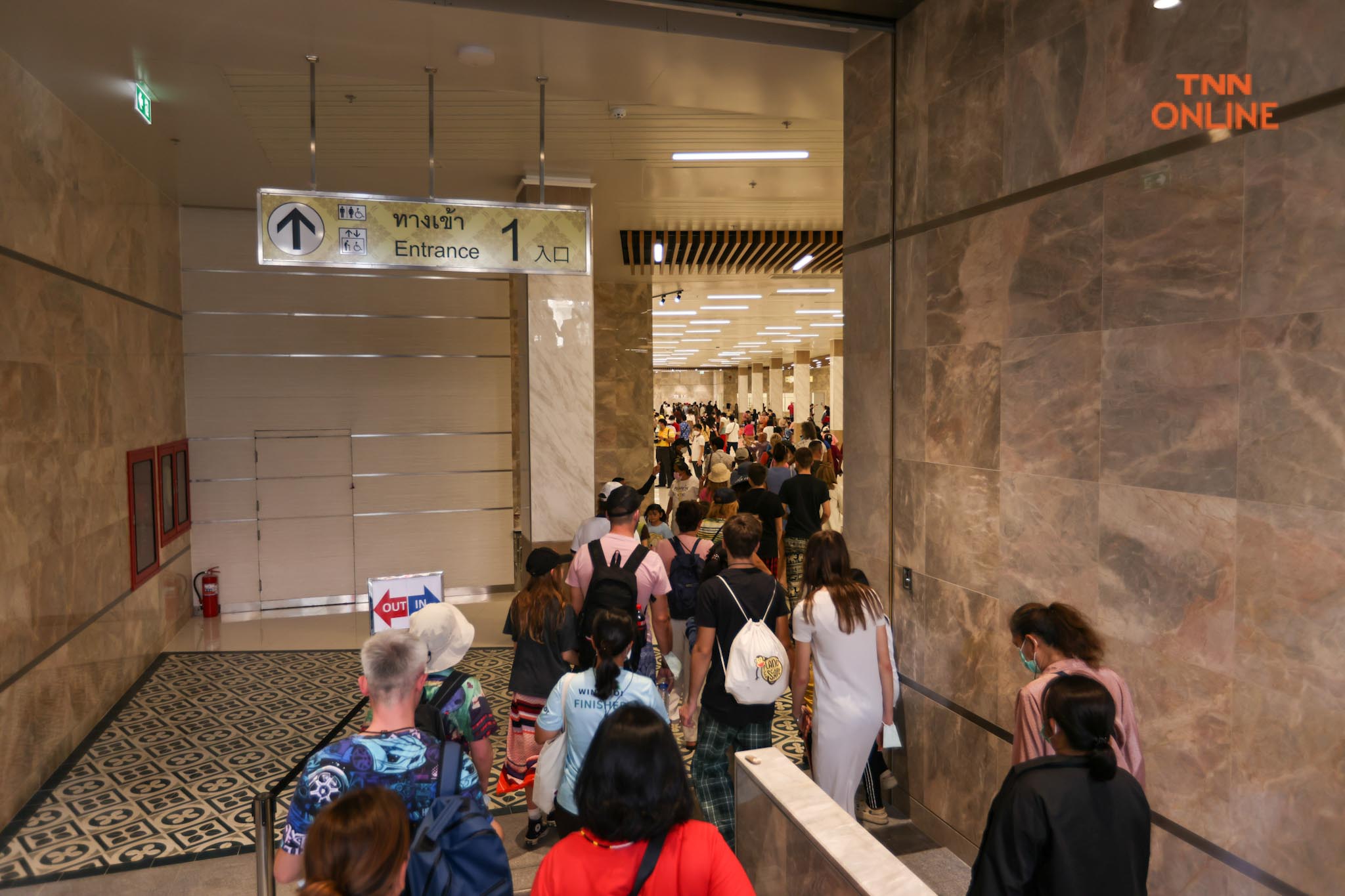 เปิดอุโมงค์ทางเดินลอด รอบวัดพระแก้วอำนวยความสะดวก นทท. เปิดอุโมงค์ทางเดินลอด รอบวัดพระแก้วอำนวยความสะดวก นทท.