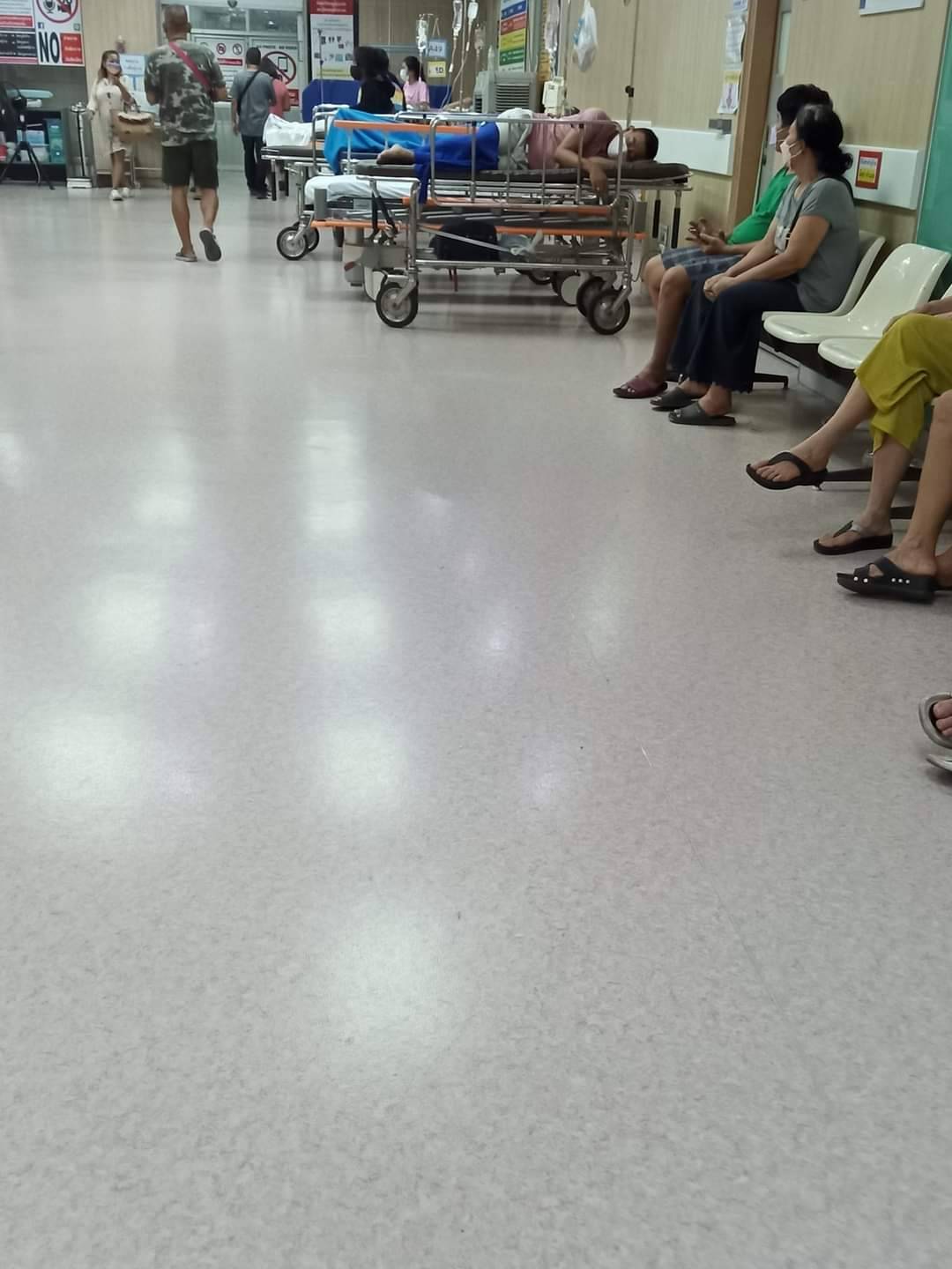 หาม อาทิตย์ ริว ส่ง รพ.ด่วน หลังมีอาการวูบ หาม อาทิตย์ ริว ส่ง รพ.ด่วน หลังมีอาการวูบ