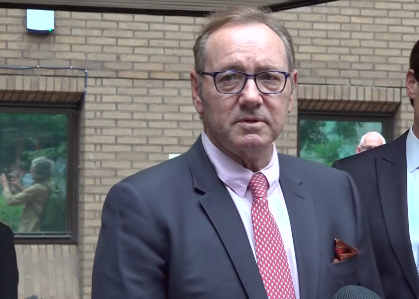 พ้นมลทิน!! 'เควิน สเปซีย์' ดาราออสการ์ ชนะคดีฉาวทางเพศทั้งสหรัฐ-อังกฤษ พ้นมลทิน!! 'เควิน สเปซีย์' ดาราออสการ์ ชนะคดีฉาวทางเพศทั้งสหรัฐ-อังกฤษ