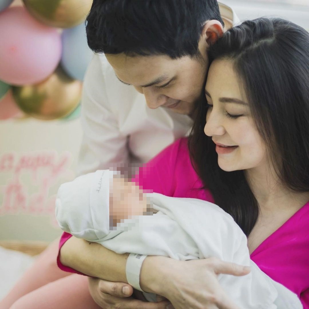 ใจจะขาด!! นาตาลี แยกกับลูกสาวแรกคลอด หลัง ฟลุค ติดโควิด-19 ใจจะขาด!! นาตาลี แยกกับลูกสาวแรกคลอด หลัง ฟลุค ติดโควิด-19