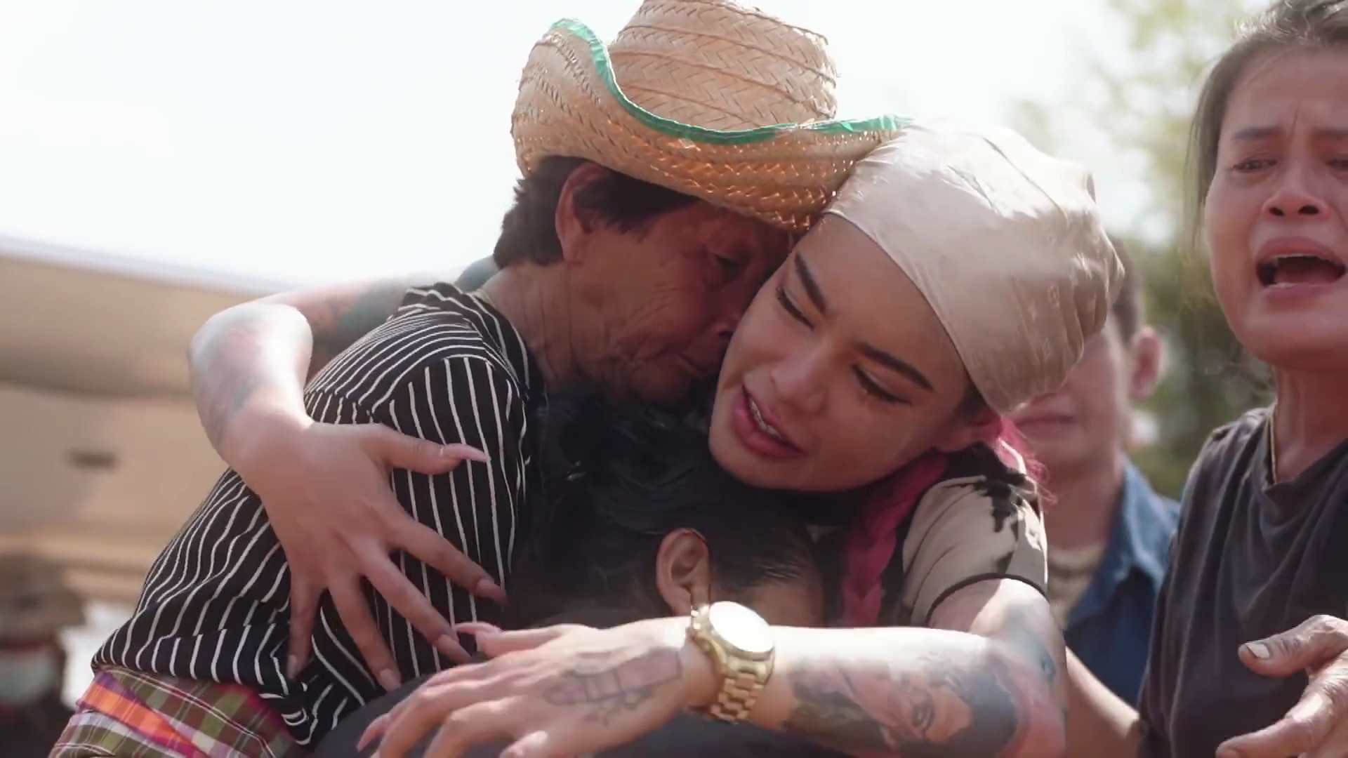 พิมรี่พาย ช่วยชาวบ้านภาคอีสาน ขุดเจาะน้ำบาดาลให้มีน้ำใช้ พิมรี่พาย ช่วยชาวบ้านภาคอีสาน ขุดเจาะน้ำบาดาลให้มีน้ำใช้