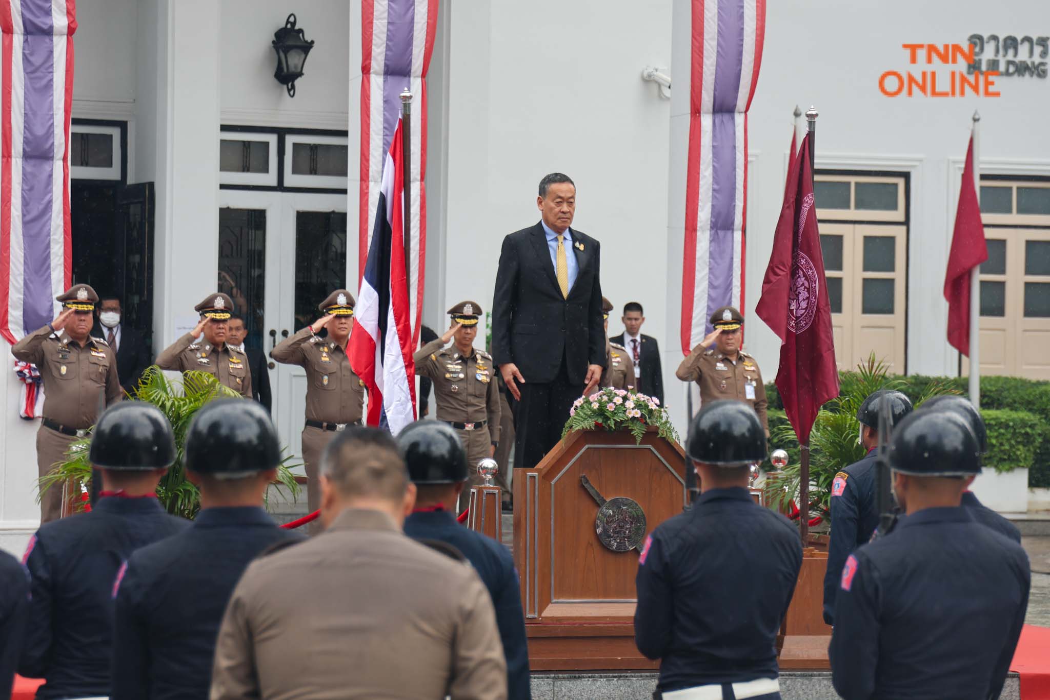 นายกฯกลับหลังประชุม ก.ตร. มีมติแต่งตั้ง ผบ.ตร. คนใหม่ นายกฯกลับหลังประชุม ก.ตร. มีมติแต่งตั้ง ผบ.ตร. คนใหม่