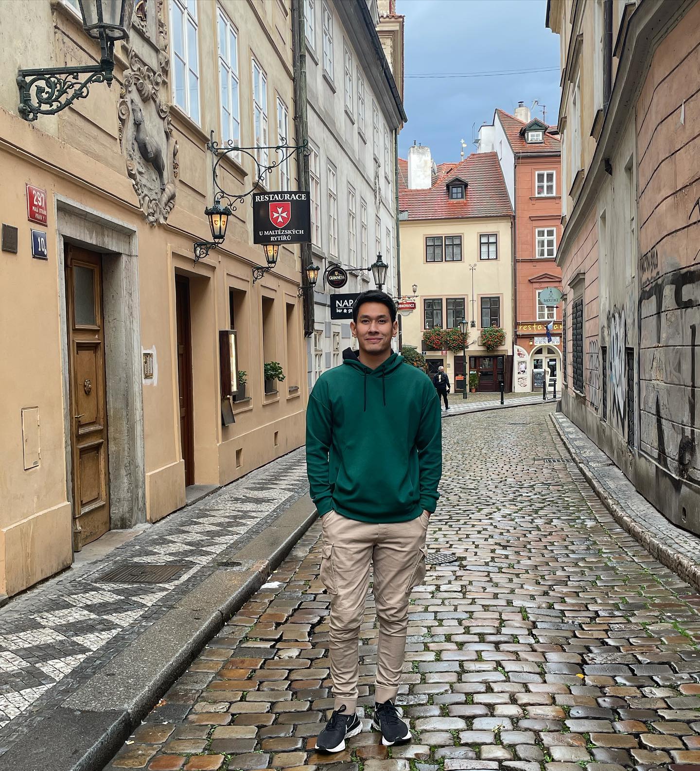 อ๋อม อรรคพันธ์ อาการดีขึ้นแล้ว กีตาร์ ศิริพิชญ์ อ้อนขอให้กลับมารับงานละครปีหน้า