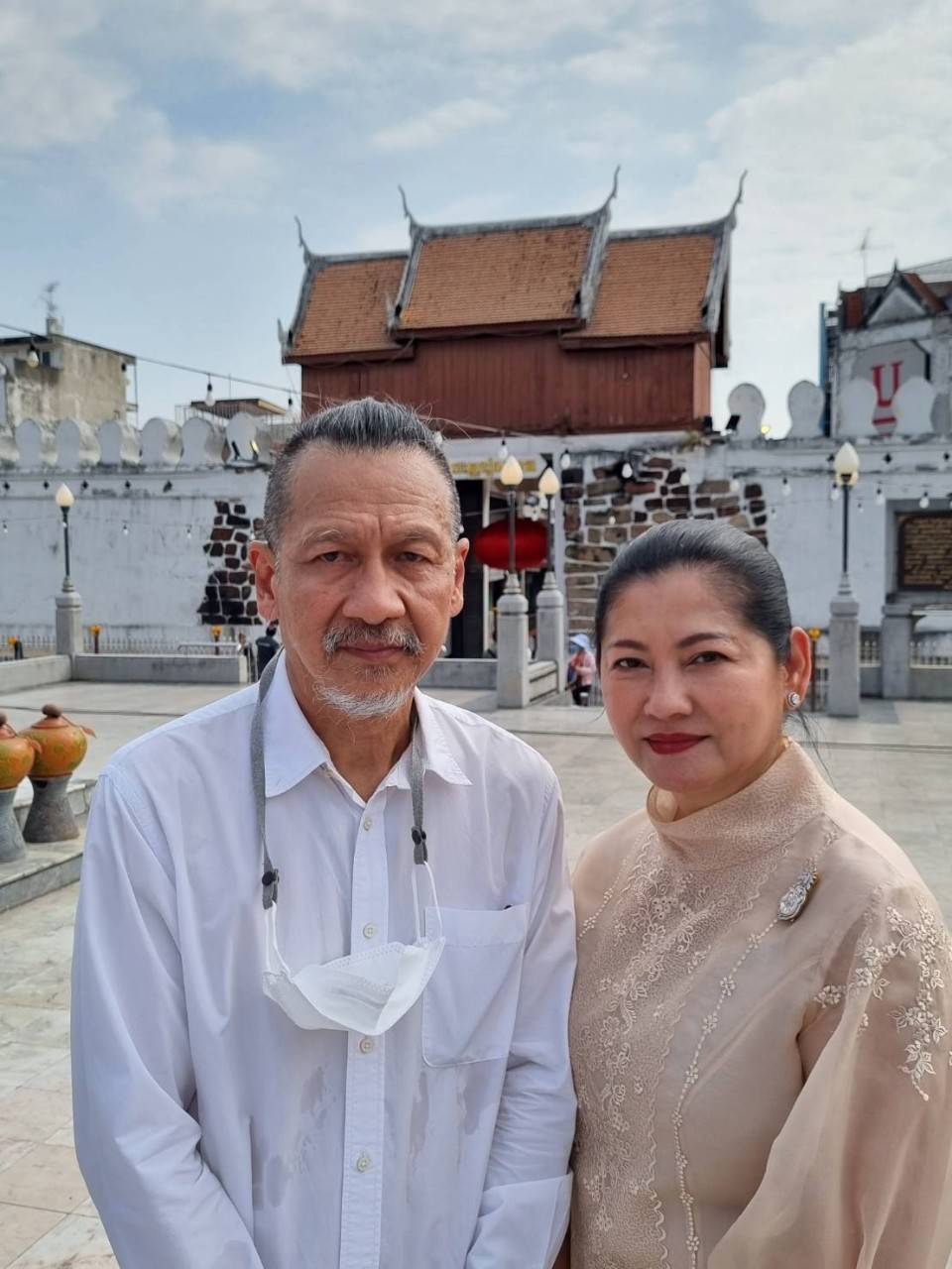 อ๊อฟ พงษ์พัฒน์ - แดง ธัญญา มอบเงินบูรณะประตูชุมพล อ๊อฟ พงษ์พัฒน์ - แดง ธัญญา มอบเงินบูรณะประตูชุมพล