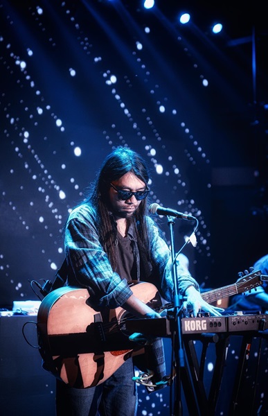 เปิดภาพกล้องวงจรปิด ตุ้ย มือกีตาร์ วง PLAYGROUND ประสบอุบัติเหตุรถชนเสียชีวิต เปิดภาพกล้องวงจรปิด ตุ้ย มือกีตาร์ วง PLAYGROUND ประสบอุบัติเหตุรถชนเสียชีวิต