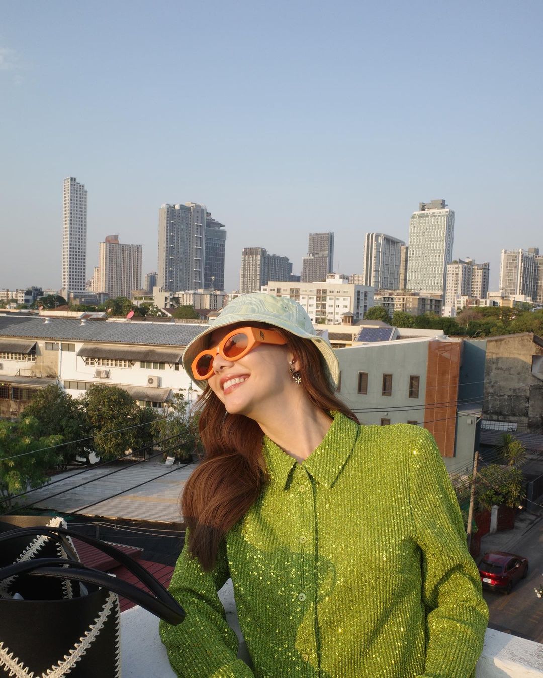 “มิว ศุภศิษฏ์” อาหารเป็นพิษ  ทางด้าน “เต้ย จรินทร์พร” ให้น้ำเกลือที่โรงพยาบาล (มีคลิป)