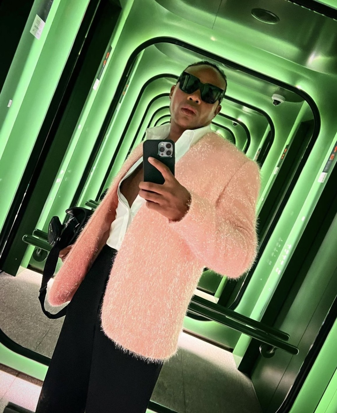 รัศมีแข ลั่น!! ฉันจะลงทุกปี อวดคลิปอวยพร จาก ลิซ่า รัศมีแข ลั่น!! ฉันจะลงทุกปี อวดคลิปอวยพร จาก ลิซ่า