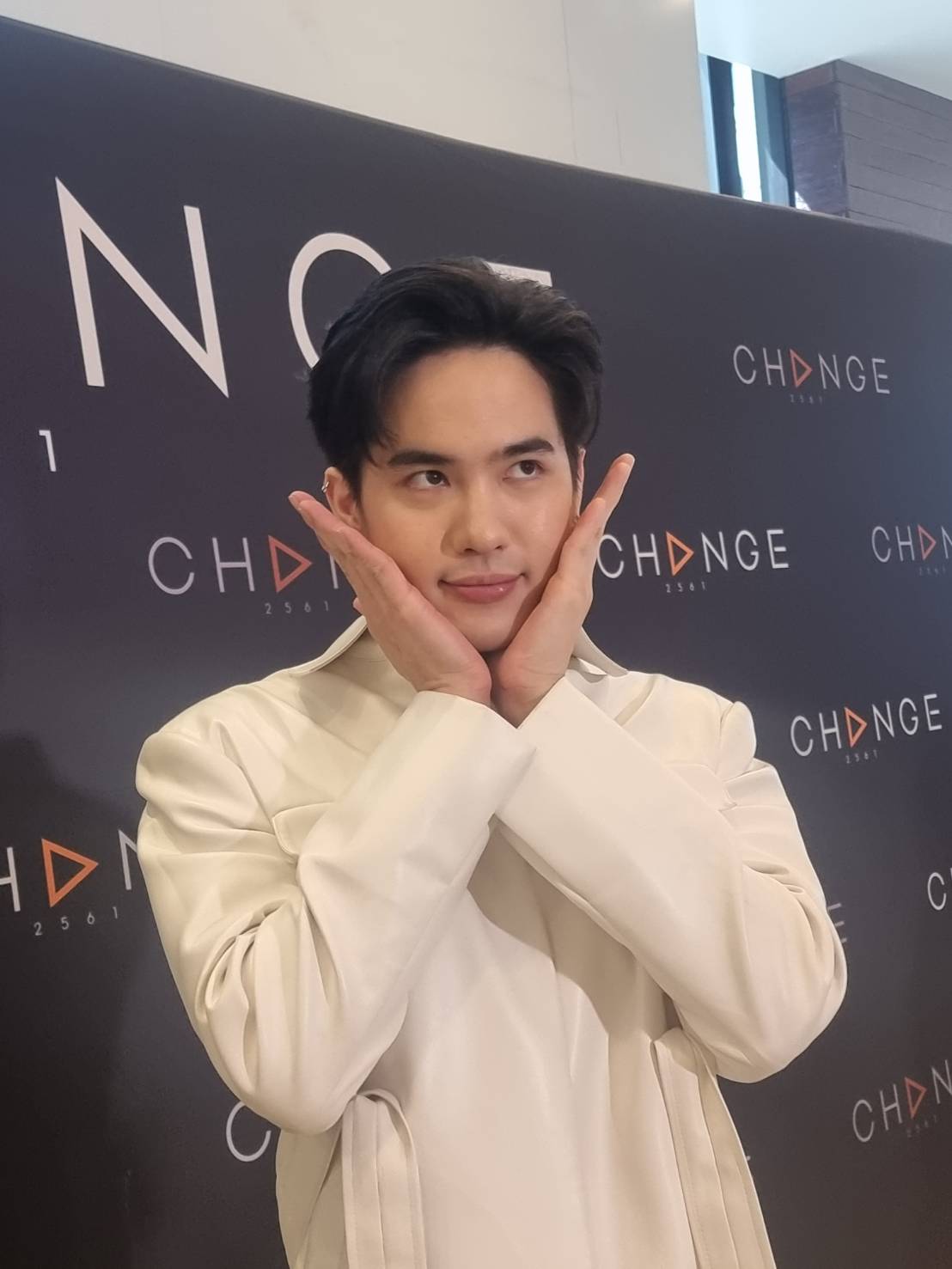 โก้ วศิน แค่หอบกระเช้าสวัสดีปีใหม่ผู้ใหญ่ที่ช่อง ลั่น!! หากได้กลับไปร่วมงานอีกครั้งก็ยินดี โก้ วศิน แค่หอบกระเช้าสวัสดีปีใหม่ผู้ใหญ่ที่ช่อง ลั่น!! หากได้กลับไปร่วมงานอีกครั้งก็ยินดี